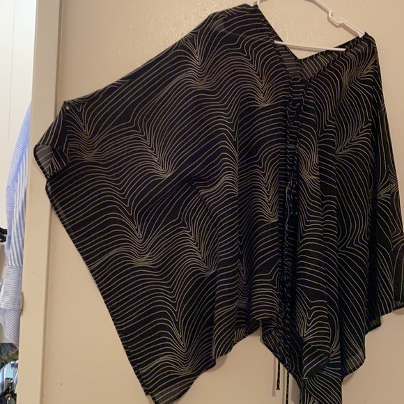 Top - Picture 2 of 2